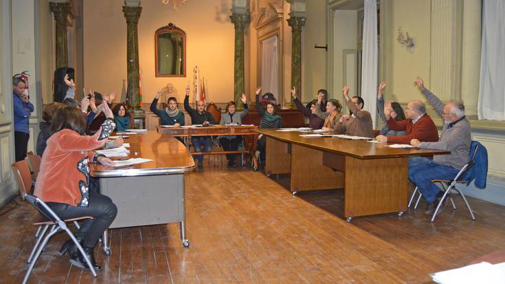 Adinekoen Kontseilua sortzea eta Euskara Ari Du elkartearekin hitzarmena, aho batez onartuta