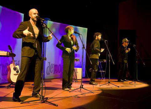 Demode Quartet, 
a ze festa, Biterin!