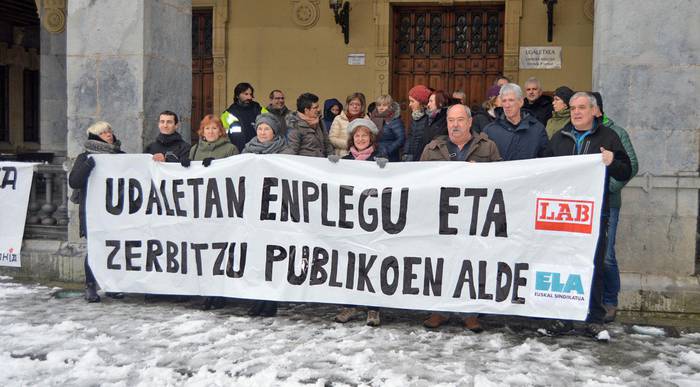 Bertan behera, udal langileen lanuztea