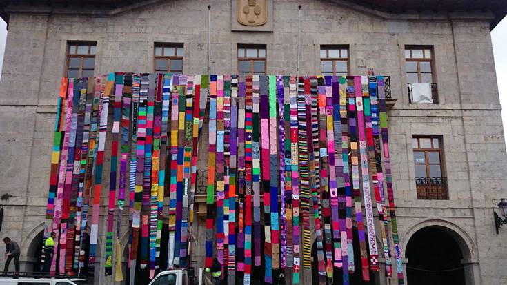 Kilometrotik gorako bufanda gaur udaletxean