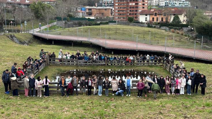 Eskolak bat eginda, Hezeguneen Nazioarteko Egunaren atarian