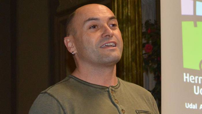«Garapen eredu berri bat lantzen  jarraituko dut, pertsona ardatz izanik»