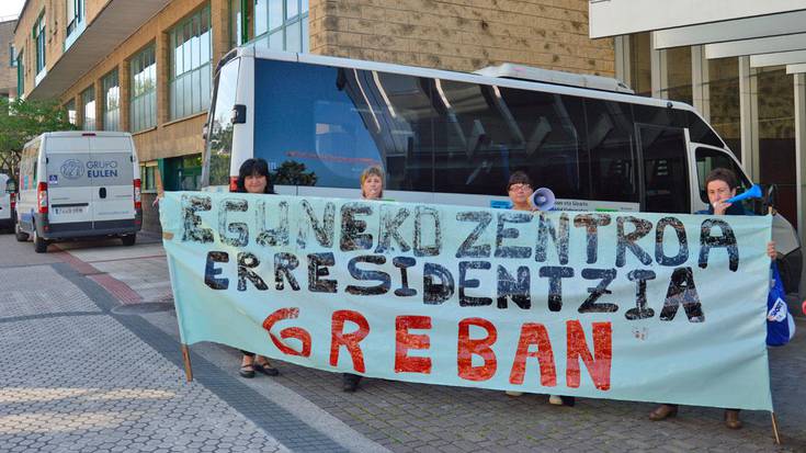 «Borrokan jarraituko dugu, Eulenek konbenioa sinatu arte»