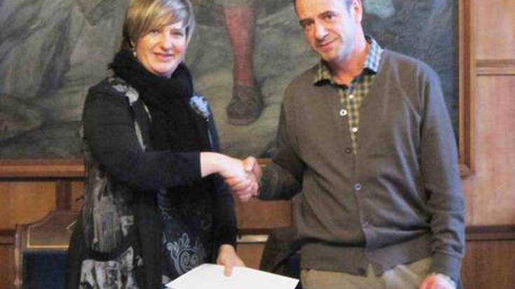 Diputazioak 60.000 euro jarriko ditu Ereñotzuko frontoia egiteko.