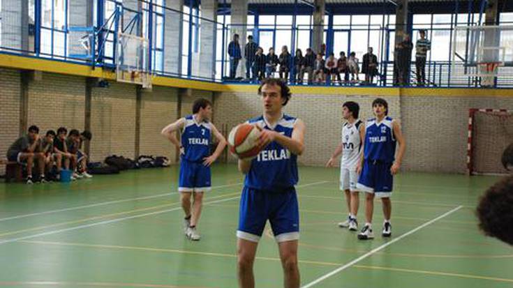 Seniorrak irabazle, 58-71, aspaldiko partez