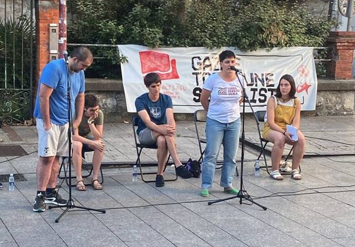 Bertso saio musikatua izango da bihar iluntzean Goiz Eguzkiko patioan