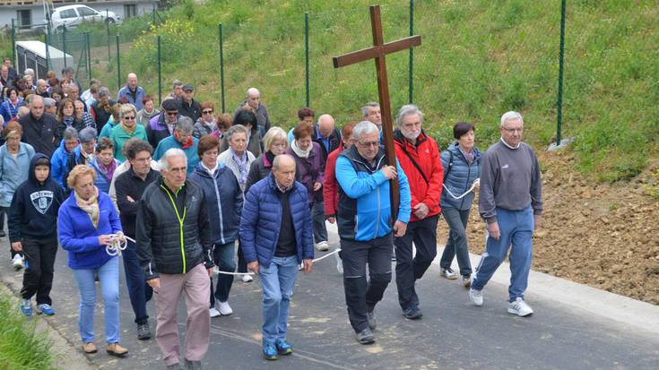 Ostegun Santuak bidea, gurutzeari