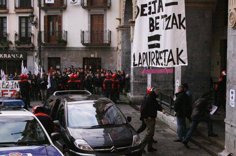 Espropiazio aktak 
ezin izan zituzten sinatu atzo