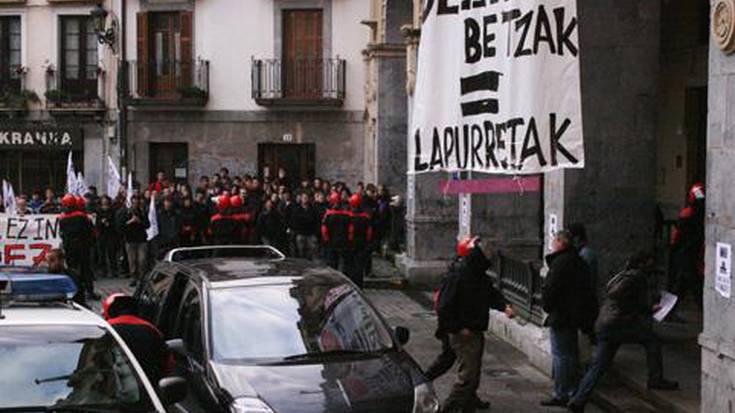 Espropiazio aktak 
ezin izan zituzten sinatu atzo