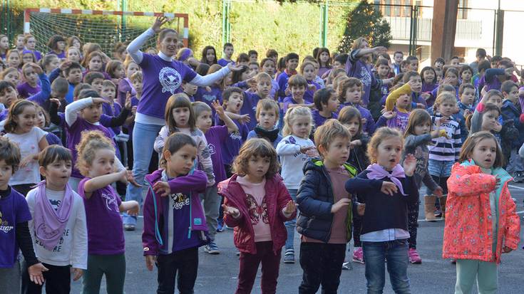 Indarkeria matxistaren biktimak oroitzeko ekitaldia, gaur zortzi