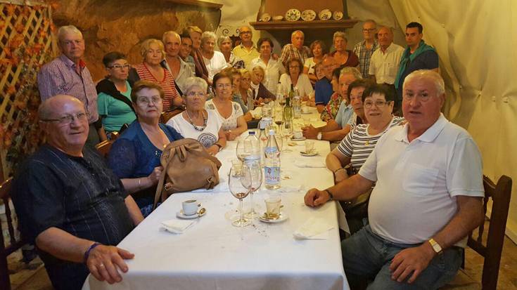 Galtzaur elkarteak antolatutako  bazkarirako izenematea, bihar arte