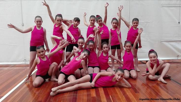 Bi txanda udaran, gimnasia eta kirol jardueretako udalekuetan