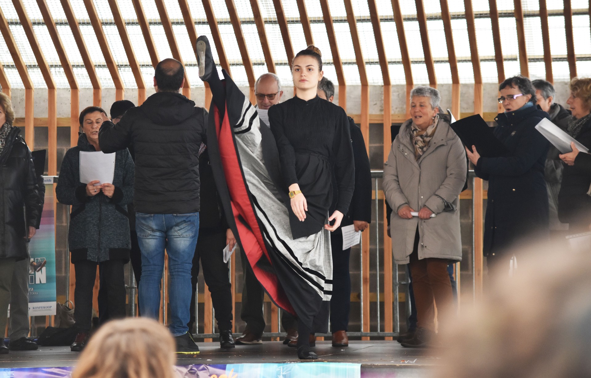 Korrikarekin bat atzo, herritarrak