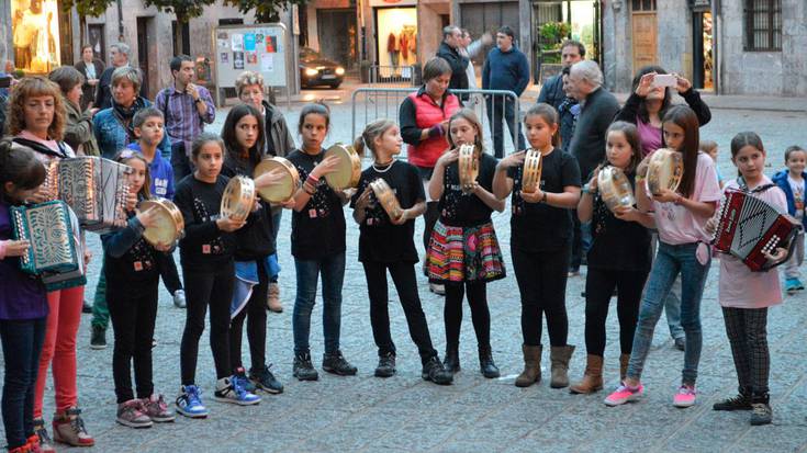 Santa Zeziliarekin zita, Musika Eskolako ikasleek