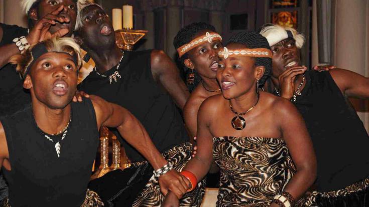Ugandako gospel doinuak, elizan