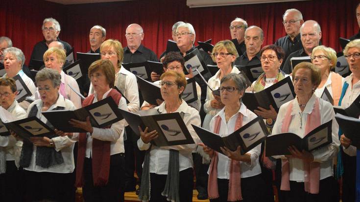 Musika, festa, bazkaria eta jolasak, urteurrena borobiltzeko