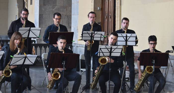 Udazken kontzertua eskainiko du musika bandak arkupeetan, gaur