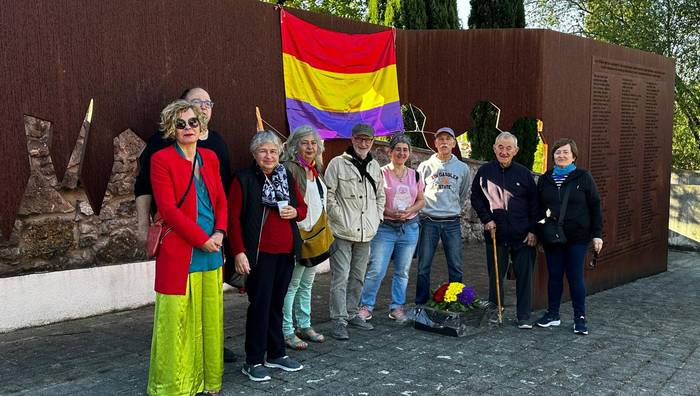 Errepublikaren 95 urteak ospatzeko gonbitea biharko, Podemos Hernanik