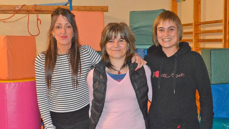 «Sakabanatuta dagoen auzoa elkartzen du»