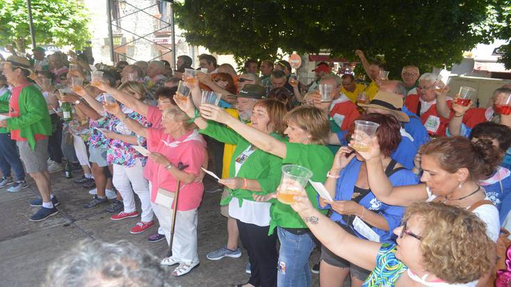 Festak eta jan edanak ez dute etenik 