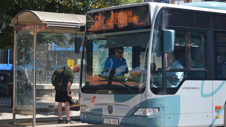 «Murrizketa izugarria autobusetan», Diputazioak