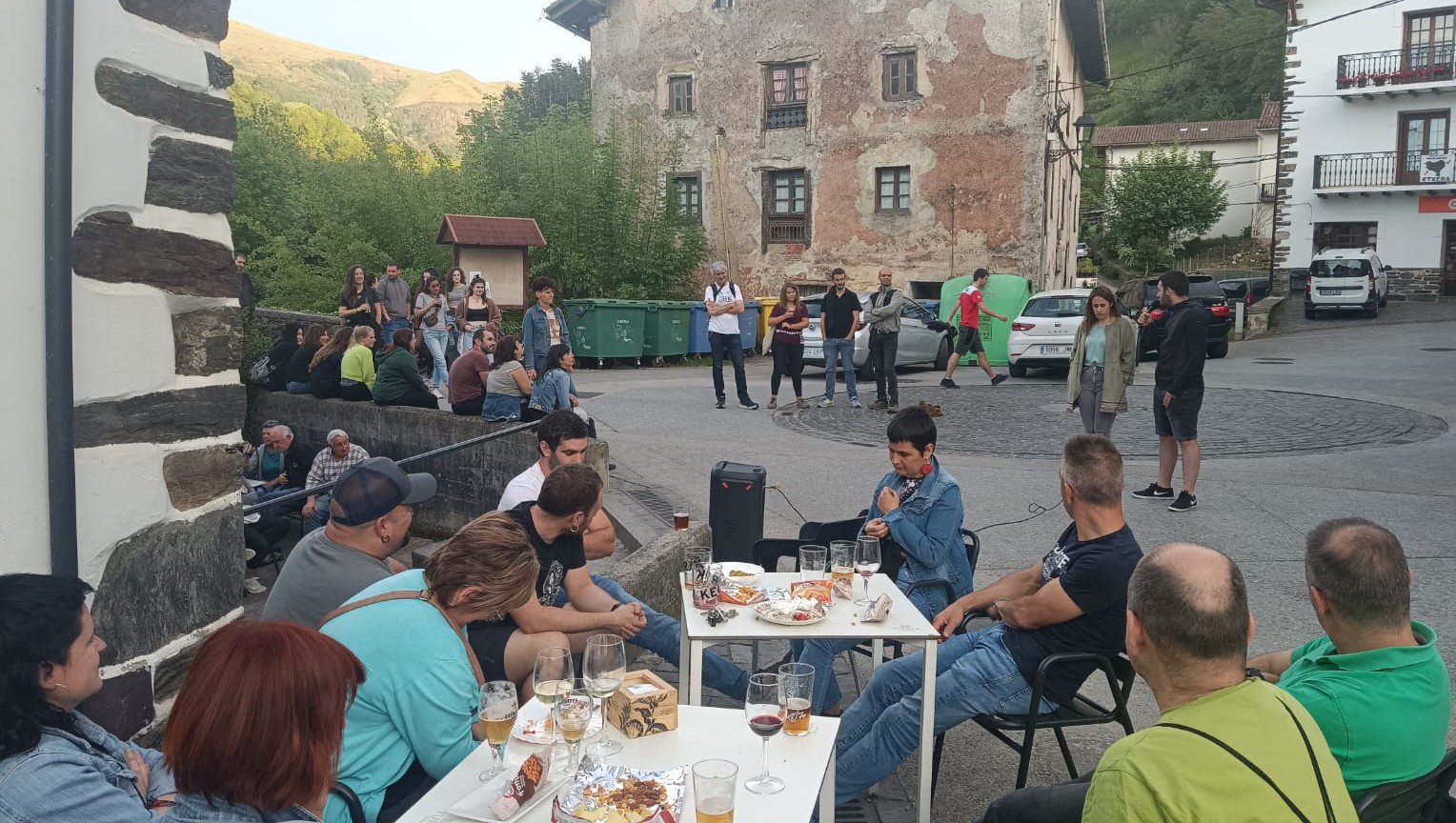 Bazkari berezia gaur, Txinoko  Fiestak bukatzeko