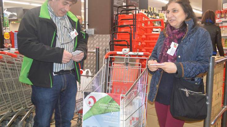 Hasi da errefuxiatu kanpa lekuetarako janari bilketa 