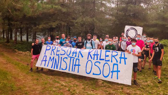 Mendi martxa egin zuten Hernaniko parajeetan barrena