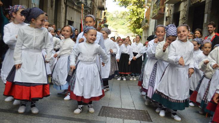 Dantzari festa, bihartik