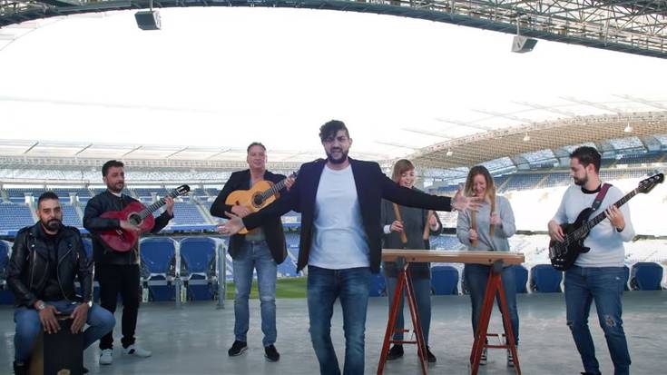 Realeko autobusa Astigarragara eta Hernanira, bandera trukaketa egitera