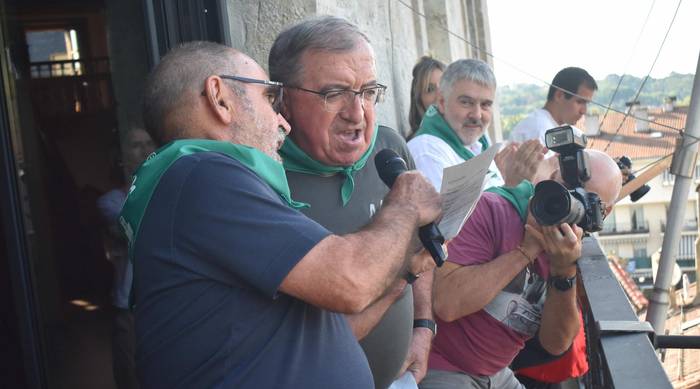 Santioei hasiera jendetsua emanda, marmitakoa protagonista gaur