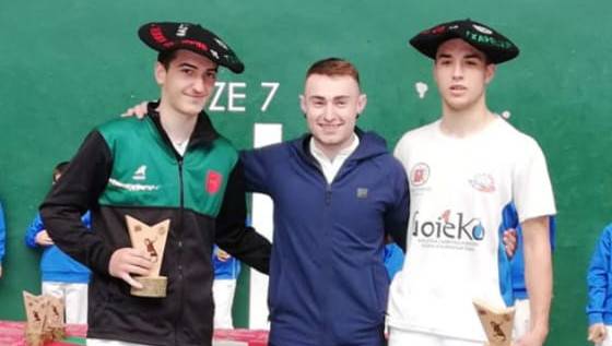 Txapel bat eta bost final jokatzeko txartelak  bailarako pelotariek, asteburu gazi-gozoan