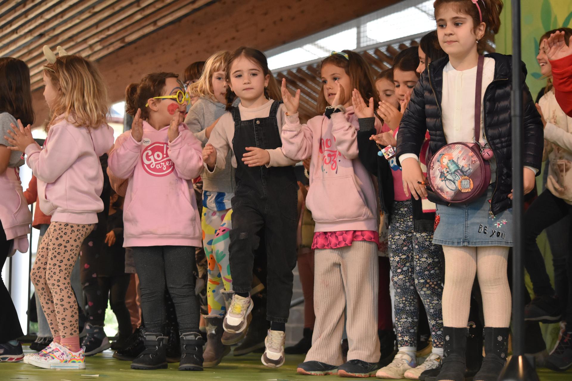 Aratz ikastolan Bizipoza festa ospatuko dute etzi