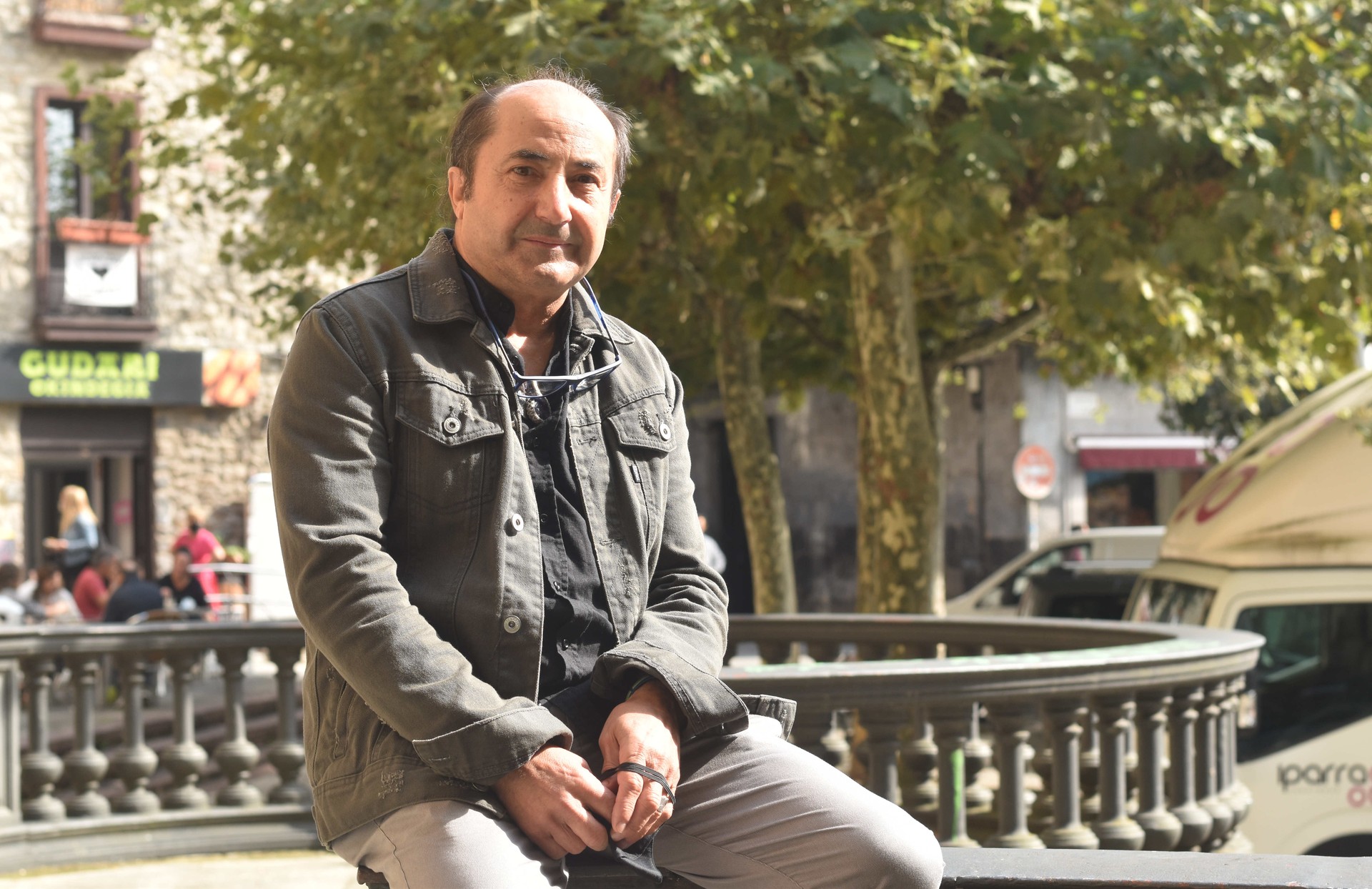 «Tenerifen soldaduskan nengoela, eskulanak egiten nituen, kalean saldu eta diru pixka bat lortzeko»