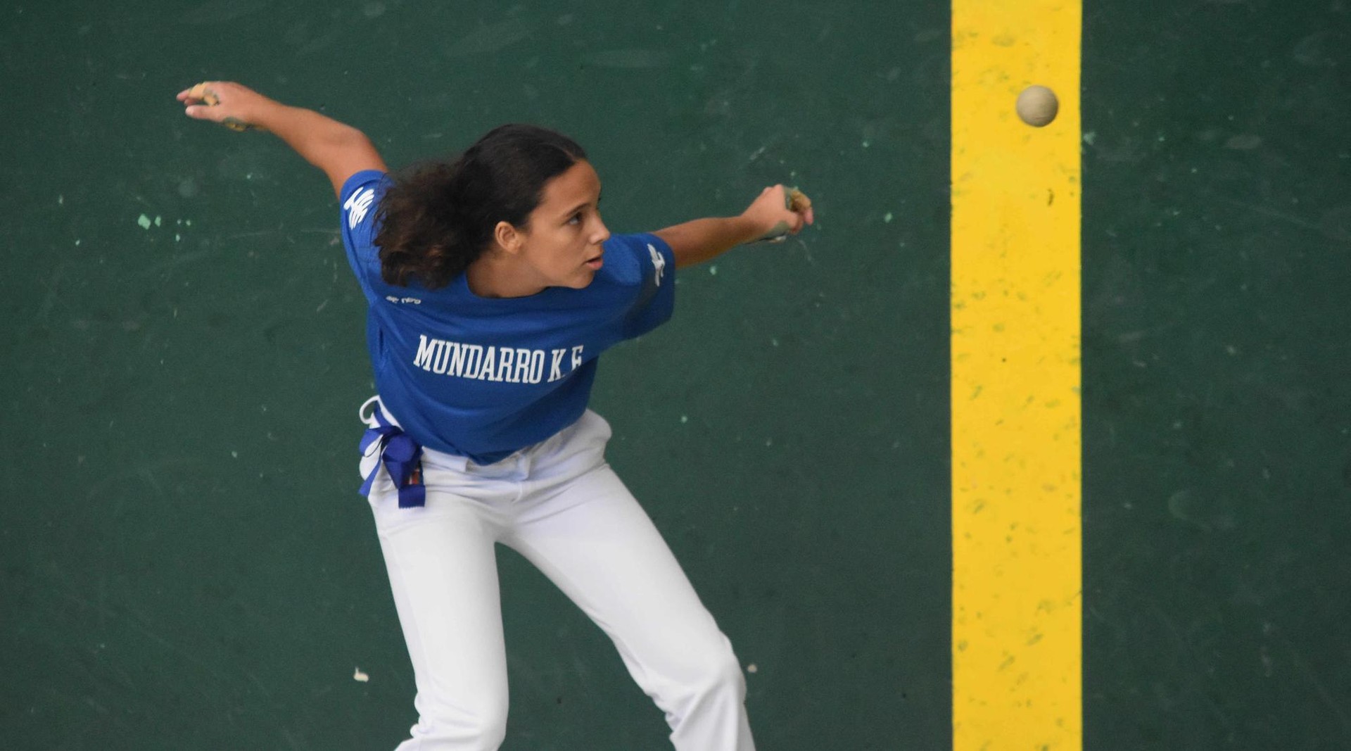 Pelota jaialdi ederra izan zen Txomiñenen, 'Emakumeak eta kirola' egitasmoan