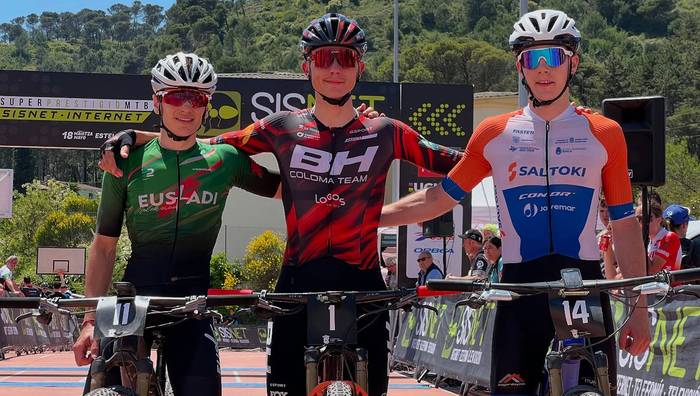 Maila haundiko proben podiumean, Eneko Olveira eta Aimar Capdequi