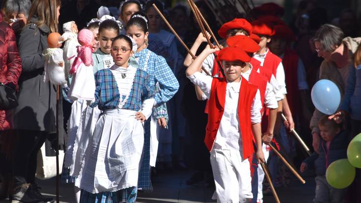 Igande honetan aterako da Urumeako Inude eta Artzainen konpartsa