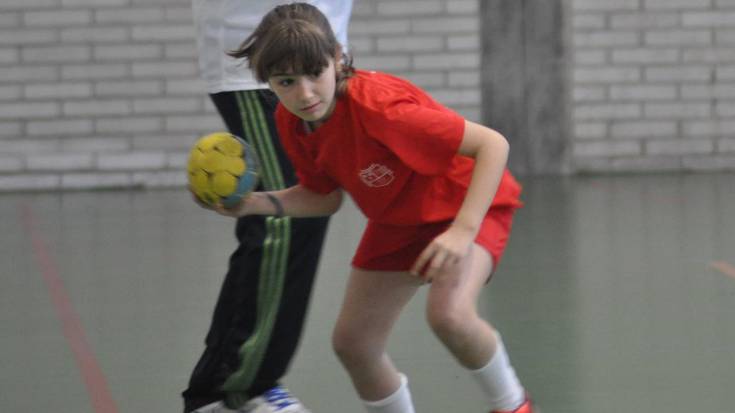 Umeen partiduak eta goi mailako eskubaloia, elkartearen egunean