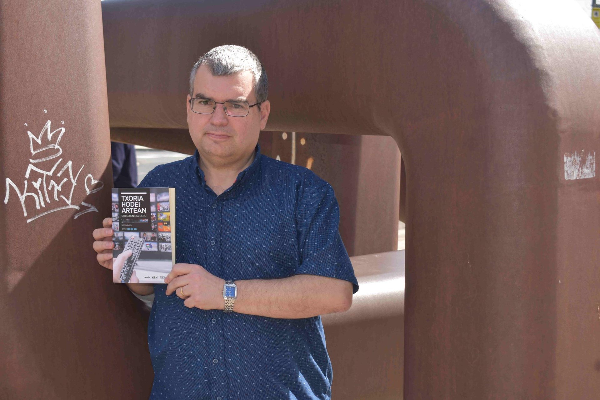 «ETBn euskerazko eskaintzak zabalagoa beharko luke, gaztelaniazko azpidatziekin»