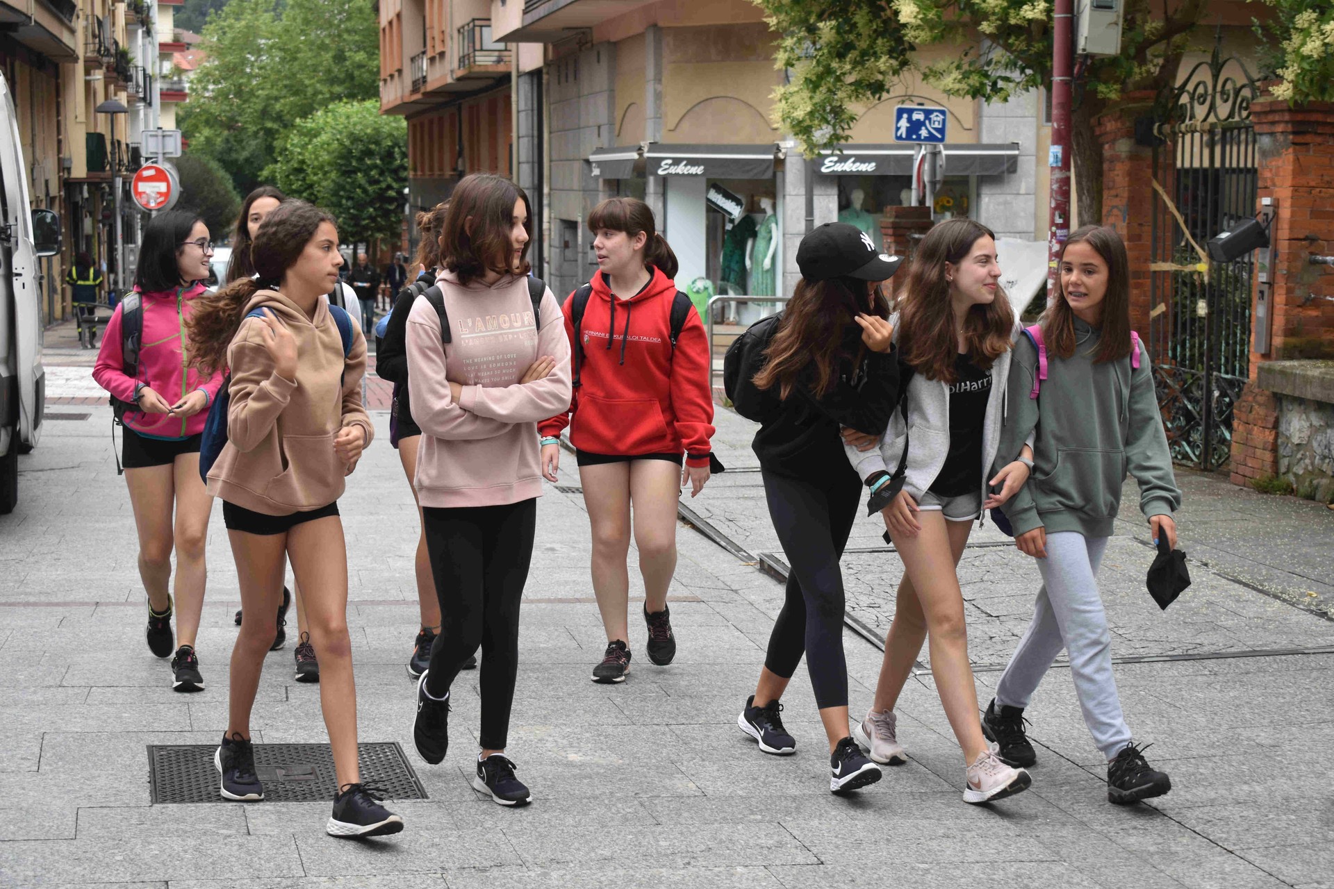 Doberak antolatutako Udaleku ibiltarietan izena eman daiteke