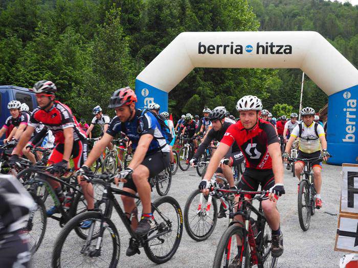 BTT zeharkaldiak 300 lagun inguru bilduko ditu 