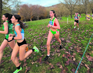 CD Hernaniko bi marka bota dituzte Irati Mujikak eta Peru Arregik