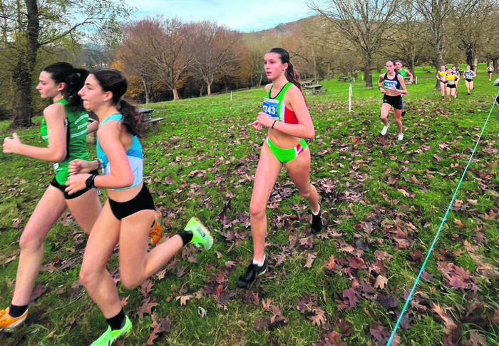 CD Hernaniko bi marka bota dituzte Irati Mujikak eta Peru Arregik