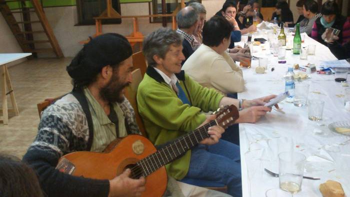 Afaria bezain kantaldi goxoa izan zuten Gartxotekin