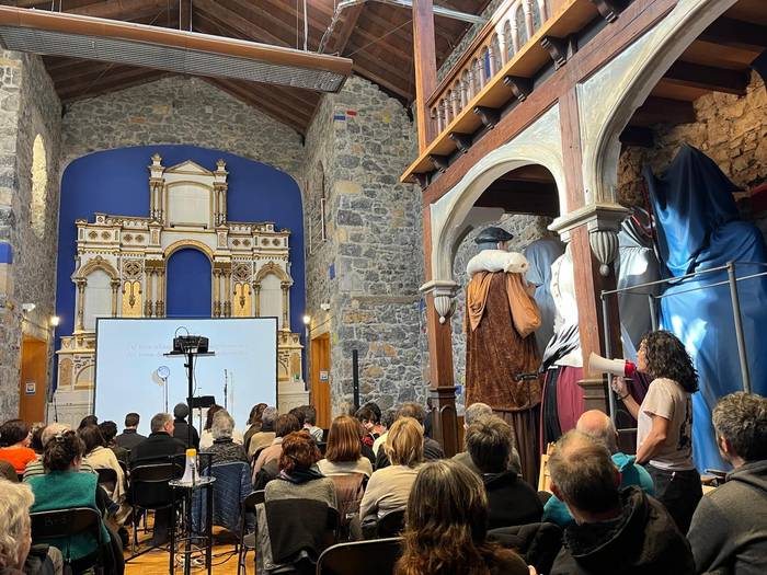 Izena eta izana saioak emango dio jarraipena gaur Bertso Latari