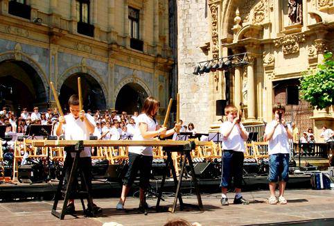 Hernaniko lau ume Madrilgo`The Chavales´ jaialdian izango dira 