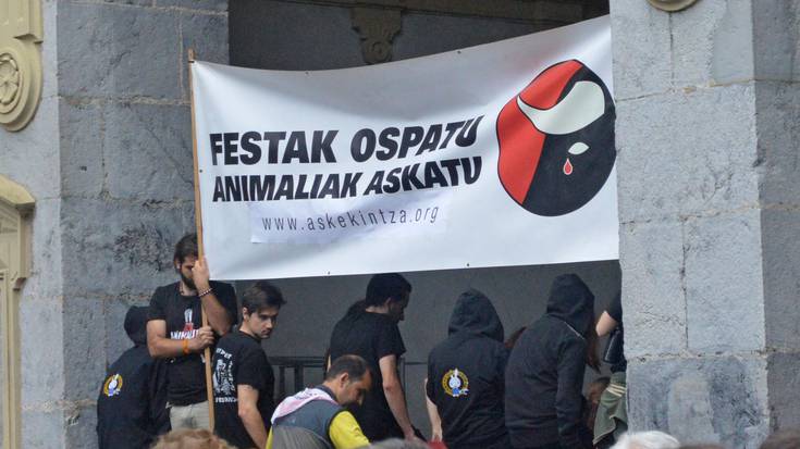 Bihar, jardunaldi antiespezistak gaztetxean