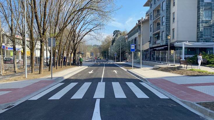 Donostia Ibilbidea ibilgailuentzat  eta oinezkoentzat zabalik, atzotik