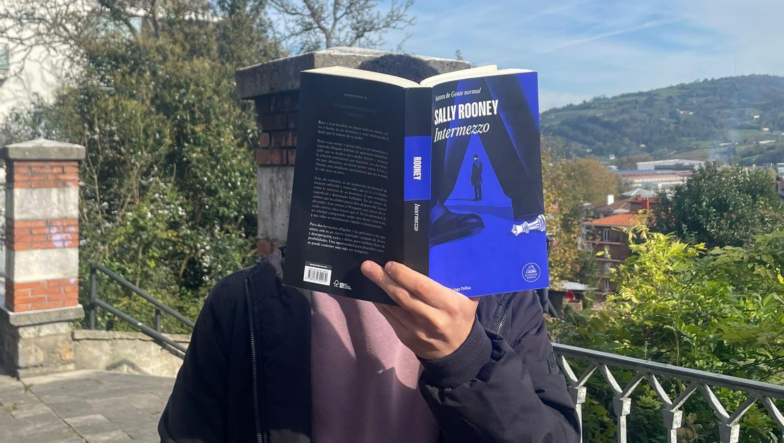 Beñat Sarasolaren 'Deklaratzekorik ez' liburua, aztergai