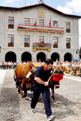 Santa Ana eguna ospatuz agurtu zituzten festak Astigarraga eta Aranon